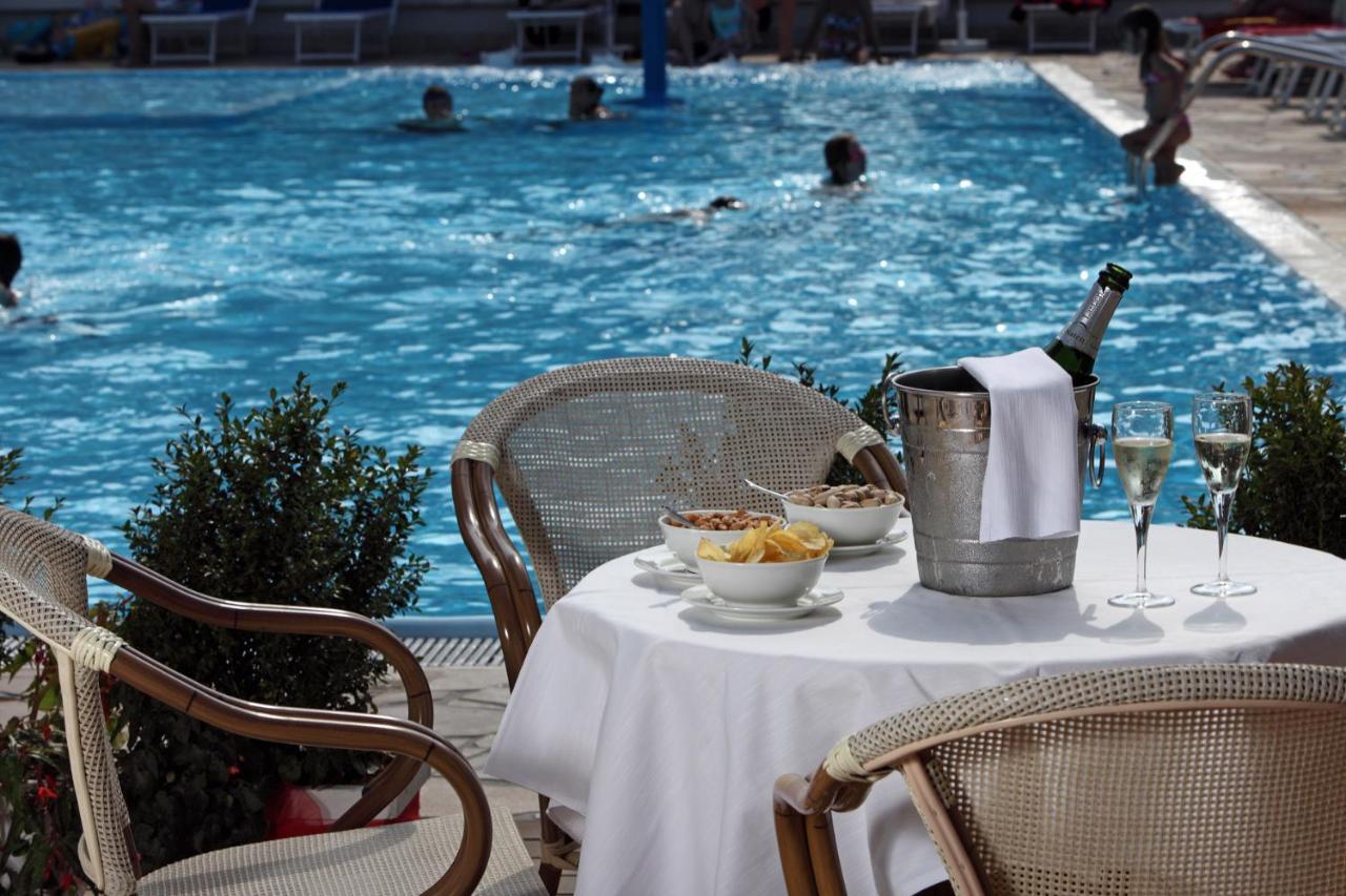 Hotel Buratti Cervia Esterno foto
