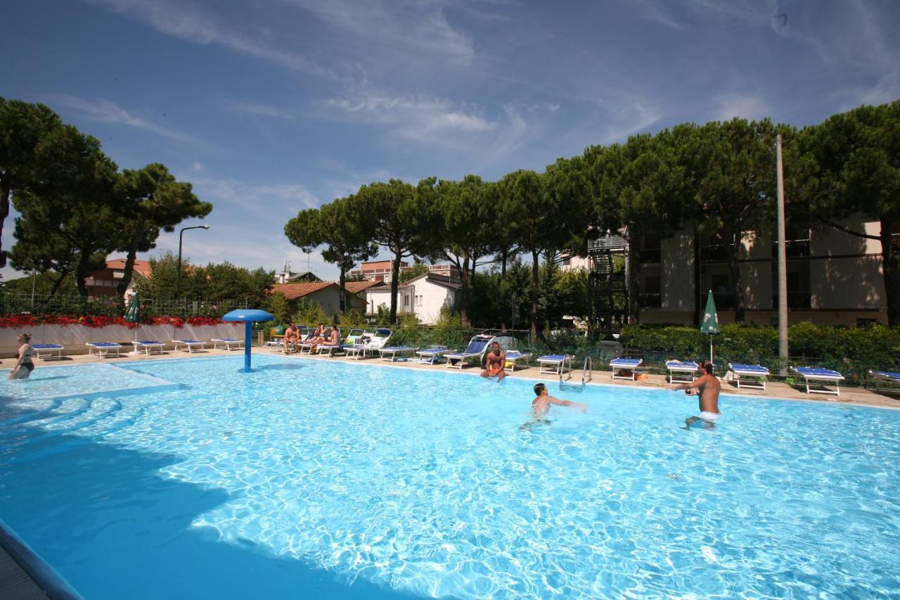 Hotel Buratti Cervia Esterno foto